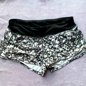 Lululemon Speed Up Low Rise Lined Shorts